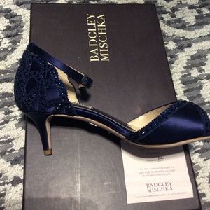 Badgley Mischka kitten heels
